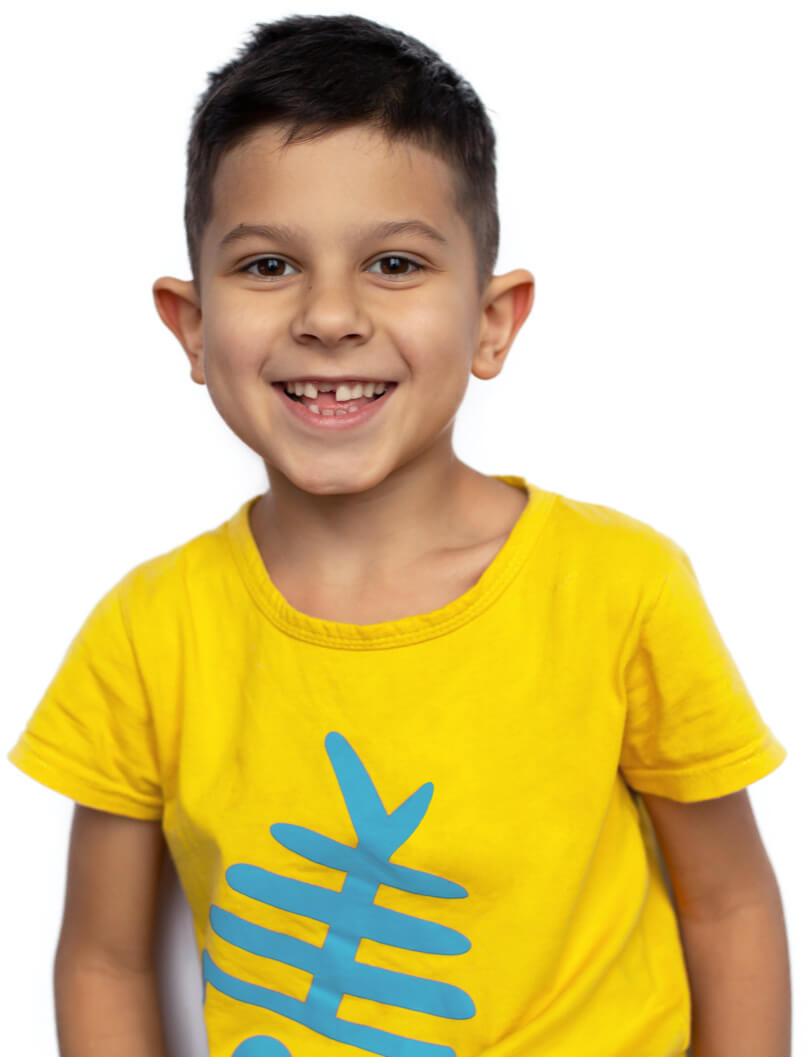 boy-yellow-shirt-desktop@806px